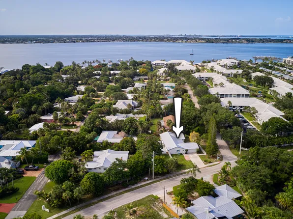 296 SE Wentworth Drive, Stuart, FL 34996