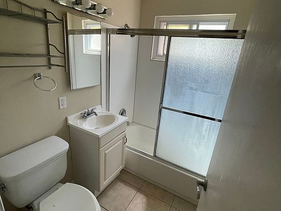 5th image of 2732 San Jose Way Unit 16