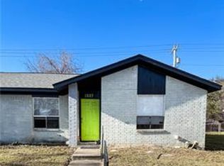 1227 Airline Dr, College Station, TX 77845