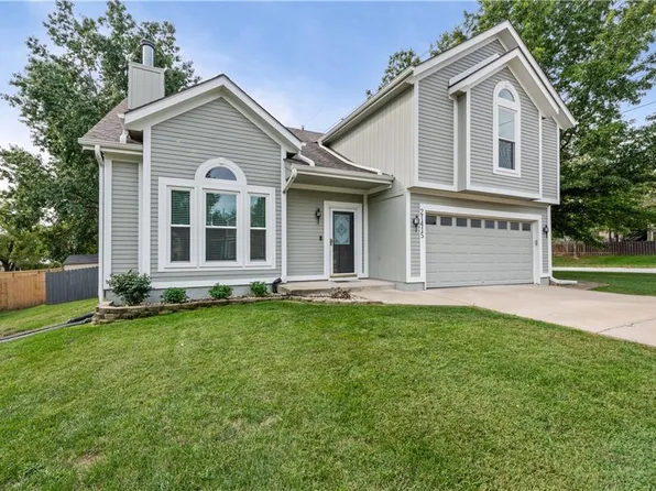 21415 W 52nd St, Shawnee, KS 66218