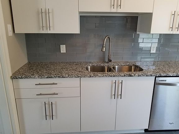 3rd image of 742 Woodmont Blvd