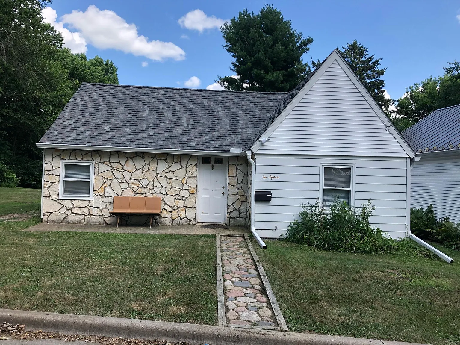 215 N Shaft St photo 1