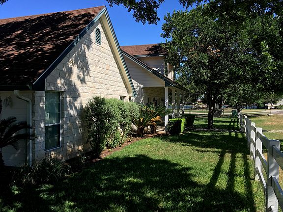 4th image of 400 Pecan Creek Dr