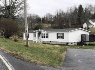 95 Hale Ridge Rd, Scaly Mountain, NC 28775