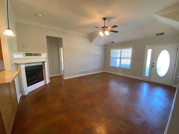 3rd image of 838 Boulevard Saint Germaine St