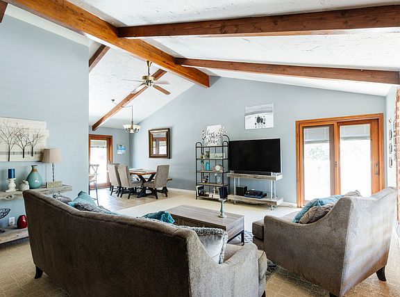 5th image of 2472 E Eastwood Pl