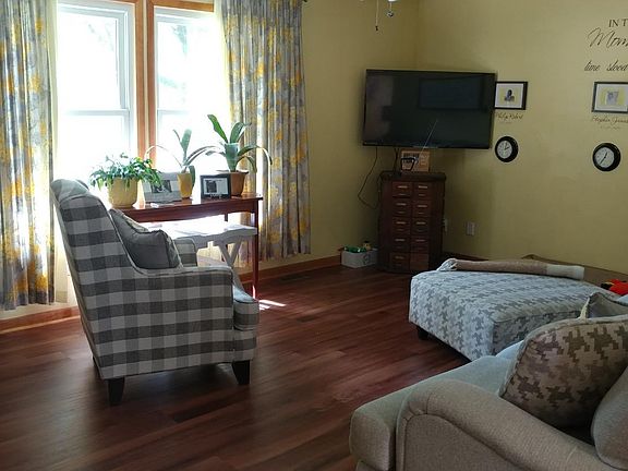 5th image of 426 E Aberdeen Dr