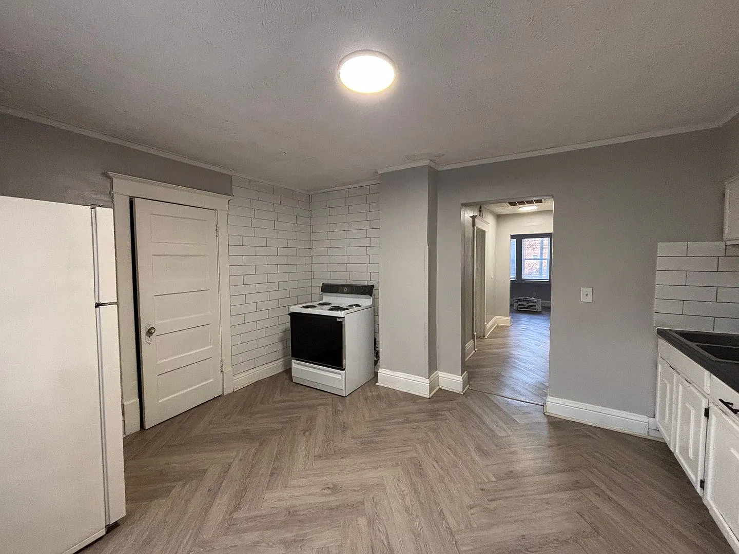 2523 Ames Avenue — Photo 1