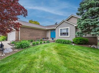 682 Lockport Rd, Rochester Hills, MI 48307
