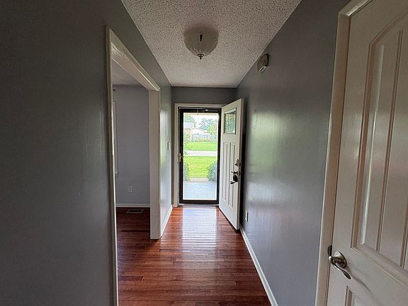 3rd image of 125 Meadow Dr