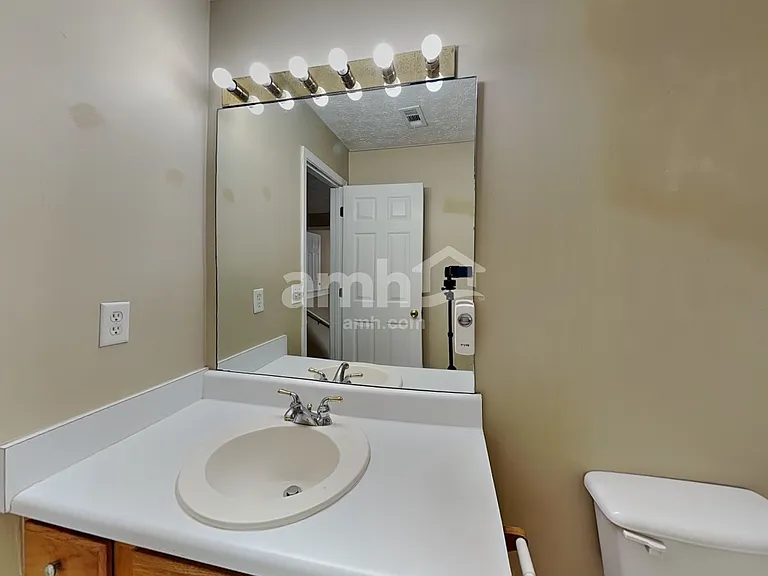 253 Woodcreek Way — Photo 17