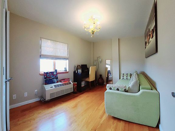4th image of 2964 Brighton Sixth St #8A