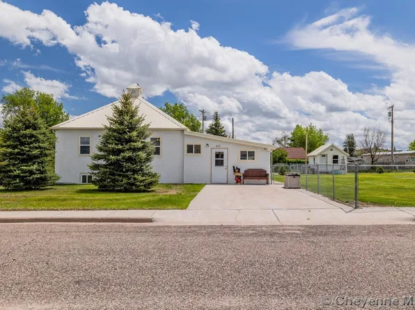 401 Lawson St, Pine Bluffs, WY 82082