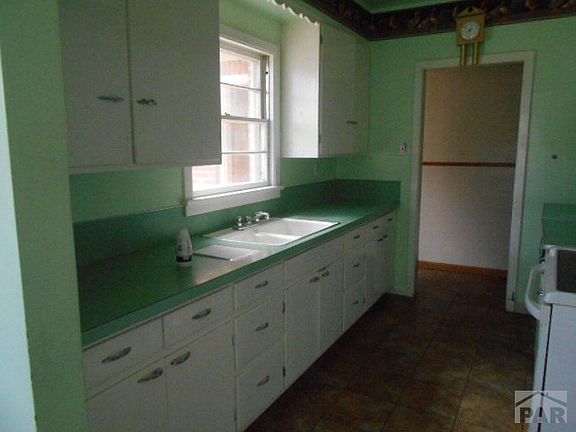 5th image of 807 S 8th St
