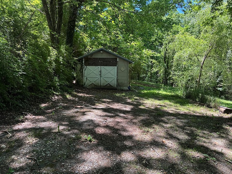 40th image of 328 Tank Branch Rd