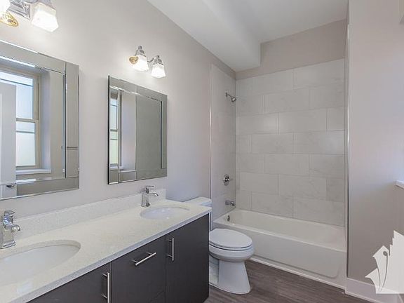 5th image of 4834 S King Dr APT 1N