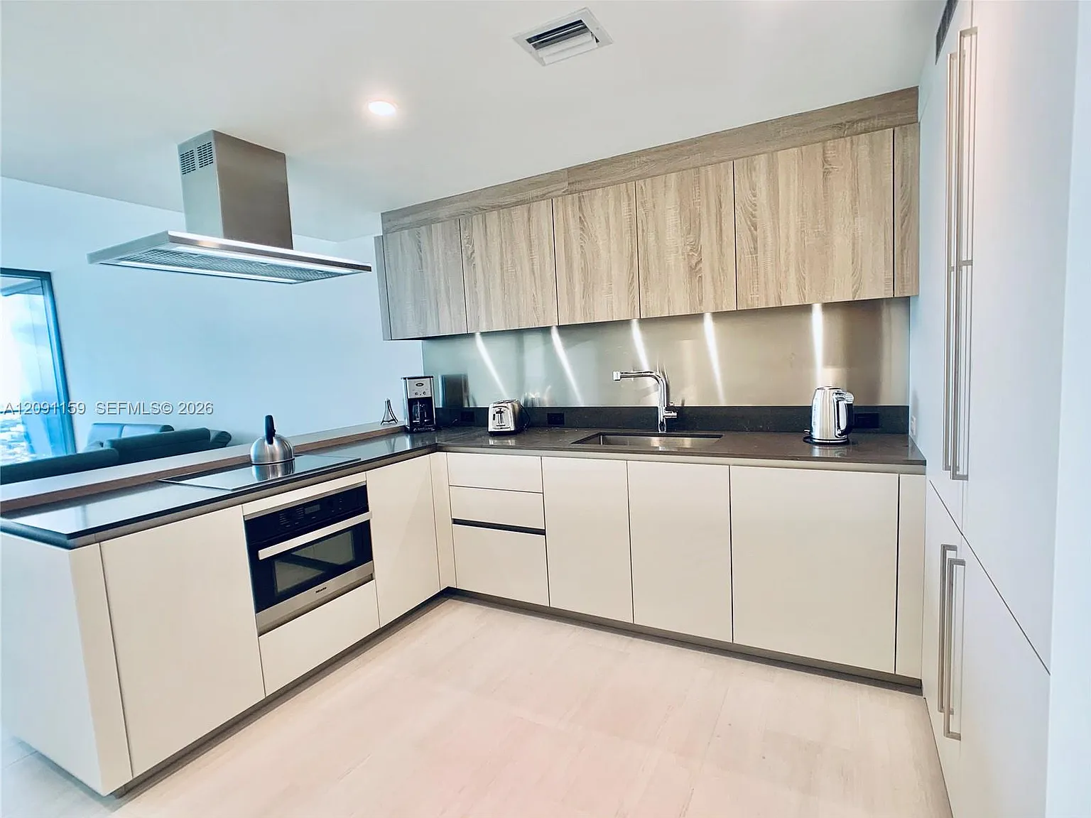 1000 Brickell Ave — Photo 4