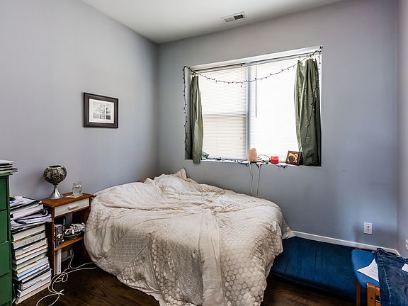 5th image of 2643 N Washtenaw Ave APT 2M