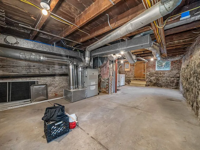 16 Chestnut St — Photo 33