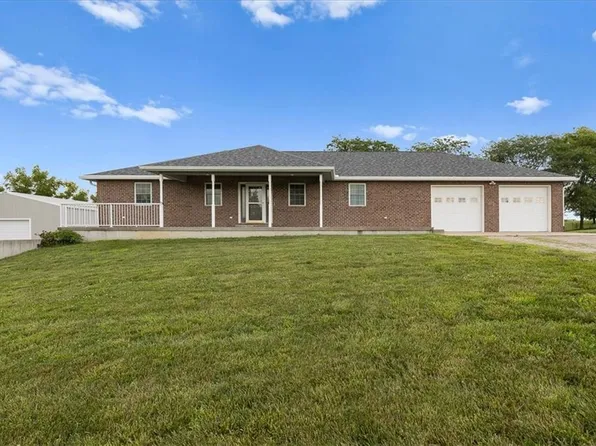 12815 Hurley Dr, Savannah, MO 64485