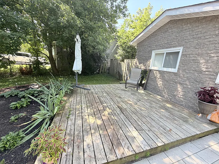 782 Churchill Ln — Photo 6