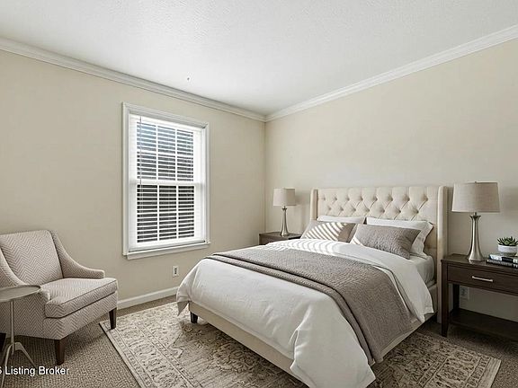 5th image of 906 Donard Park Ave