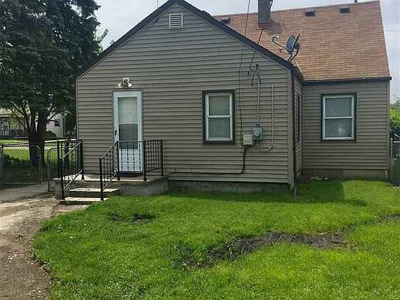 3rd image of 26210 Clancy St