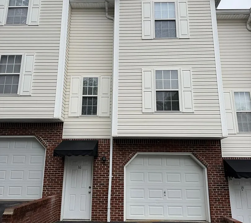 9 Ivy Ct