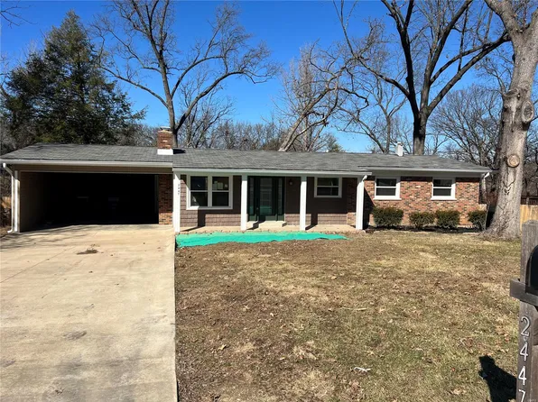 2447 Trossock Ln, Saint Louis, MO 63122