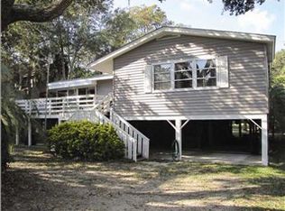 2105 Myrtle St, Edisto Island, SC 29438