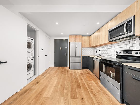 5th image of 336 E 112th St #340