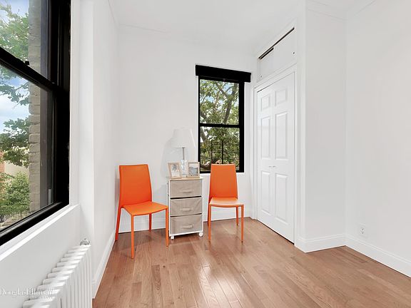 5th image of 2168 35th St APT 3F