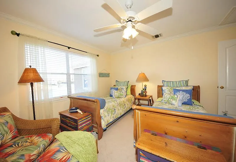 2 bed, 2.5 bath, 1260 sqft, $2,800 — Photo 2
