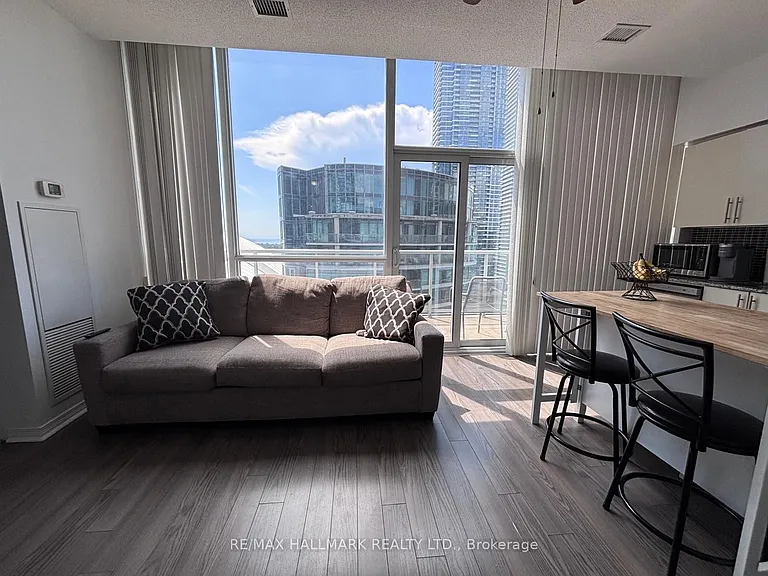 352 Front St W #Penthouse 03 — Photo 6