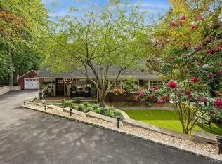 15 Briarwood Dr, Huntington, NY 11743