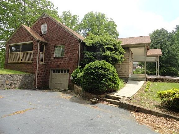3rd image of 940 Hibriten Dr SE