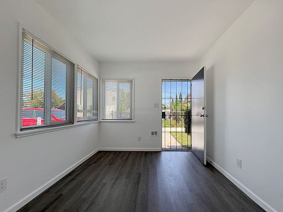 2nd image of 1079 E 21st St APT B