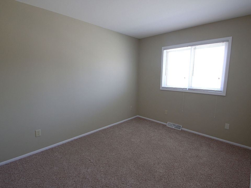 1st image of 2710 E Fenway Dr