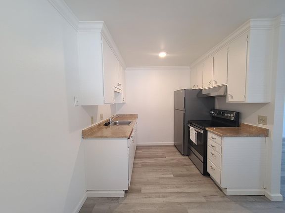 4th image of 568 Saint John St APT 6