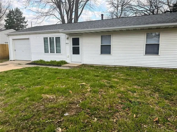 2612 W Kirby Ave, Champaign, IL 61821