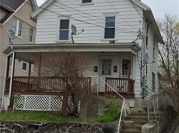 222 Grove St, Woonsocket, RI 02895