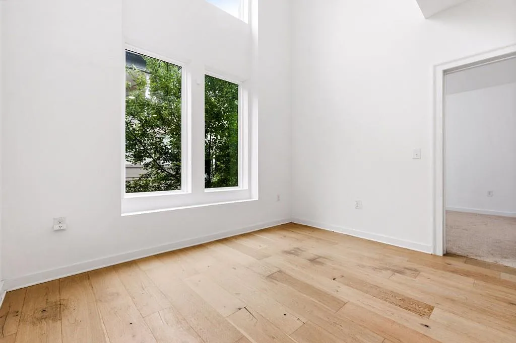 2 bed, 2.5 bath, 1994 sqft, $3,350 — Photo 4