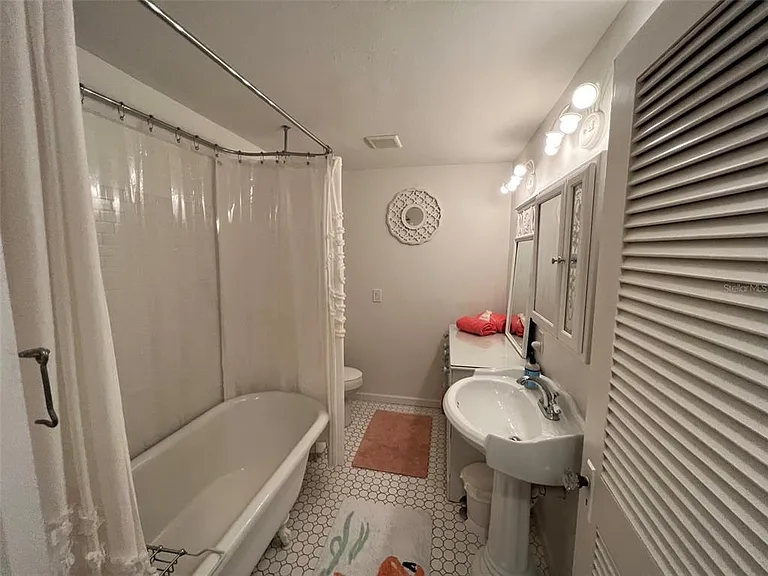 1626 New Point Comfort Rd — Photo 34