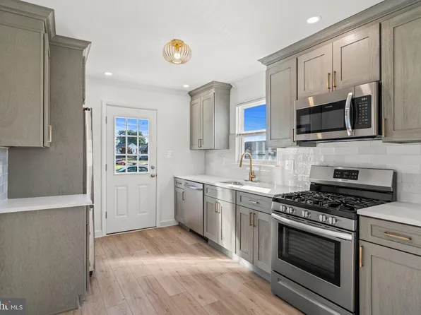 129 Princeton Ave, Bellmawr, NJ 08031