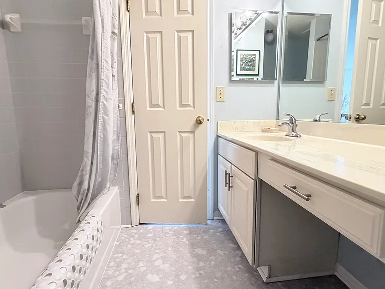 6112 Tarn Cir — Photo 37