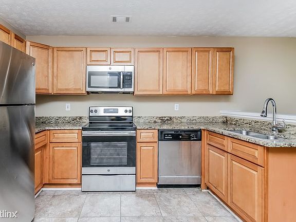 4th image of 1660 Riverchase Cir NE