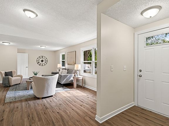 3rd image of 8145 Mount Curve Blvd