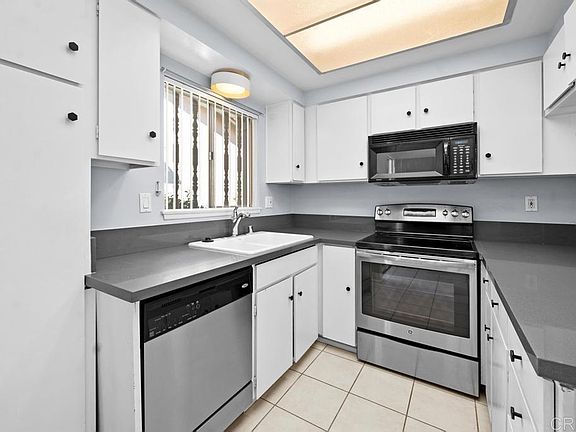 4th image of 12228 Rancho Bernardo Rd #B