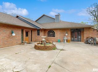 315 N 9th St, Clinton, IA 52732