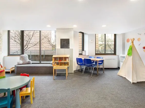 2000 Broadway image 14 of 20